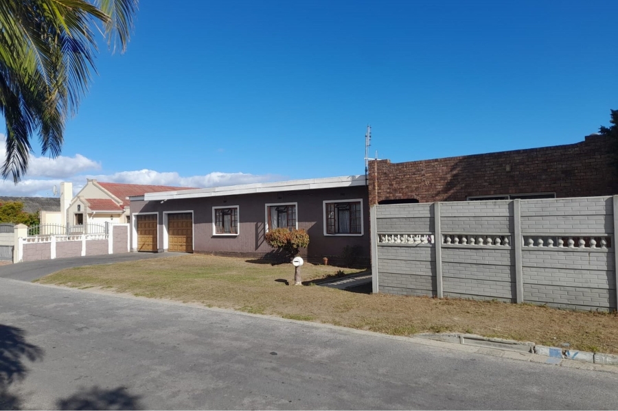 3 Bedroom Property for Sale in Firgrove Western Cape
